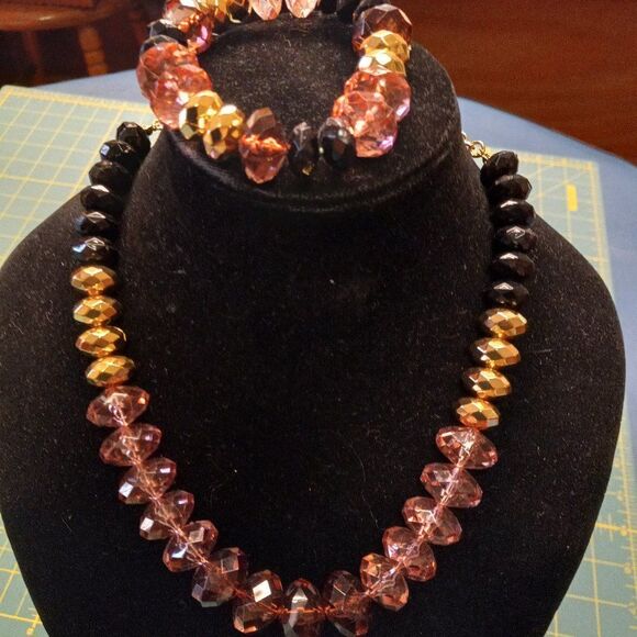 Necklace with stretch bracelet - Picture 1 of 4